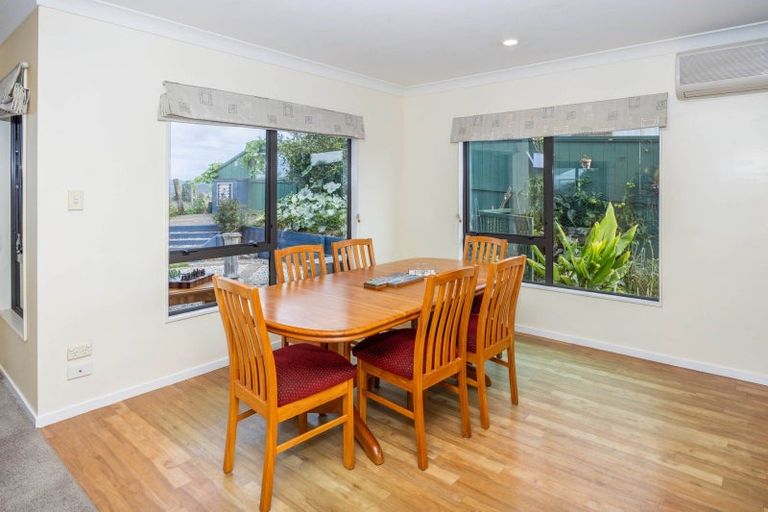 Photo of property in 24 Highgrove Drive, Grandview Heights, Hamilton, 3200