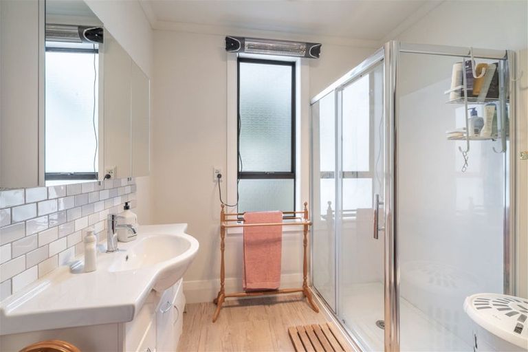 Photo of property in 43 Watt Road, Otatara, Invercargill, 9879