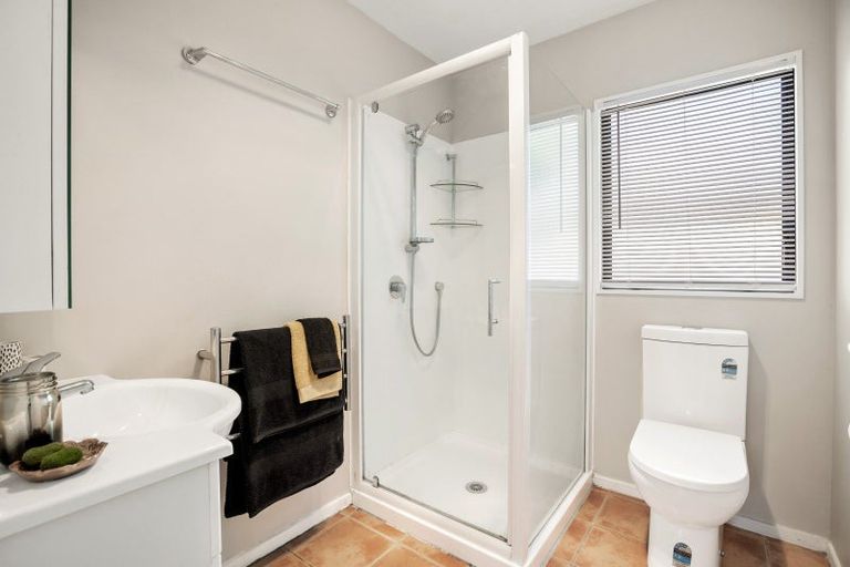 Photo of property in 10 Lorna Irene Drive, Raumati South, Paraparaumu, 5032