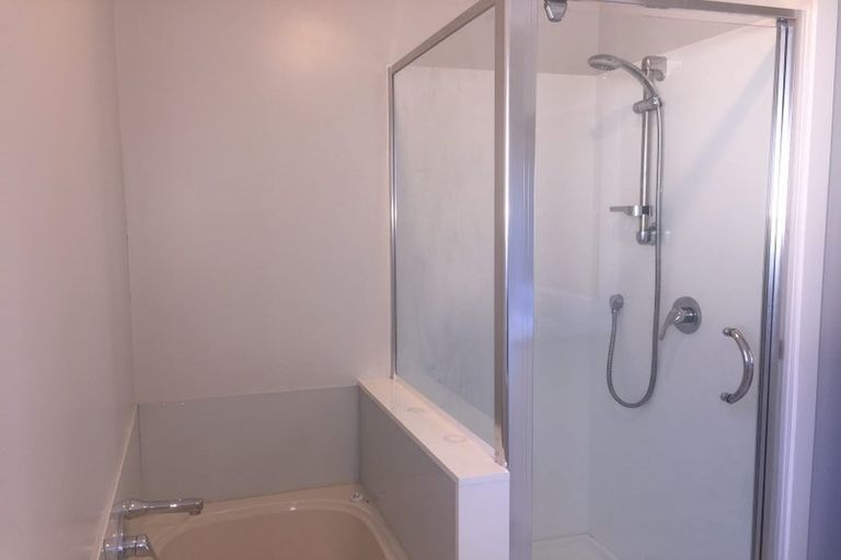 Photo of property in 2/195 Rathgar Road, Henderson, Auckland, 0610