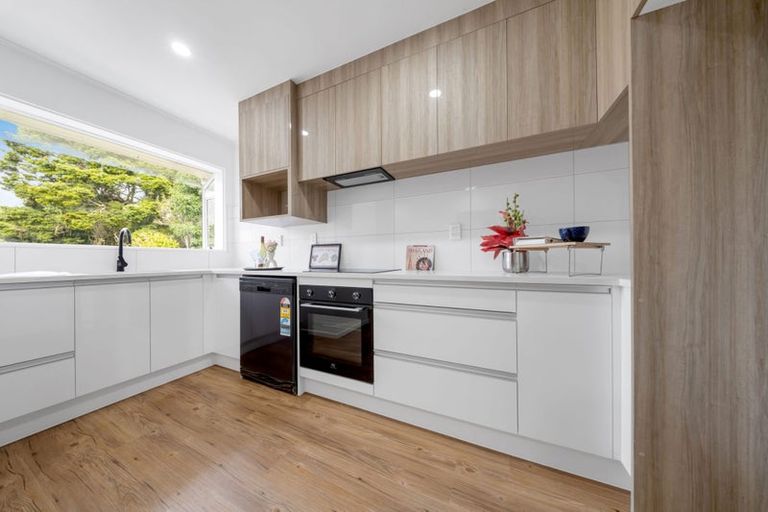 Photo of property in 3b Kelvyn Grove, Hillpark, Auckland, 2102