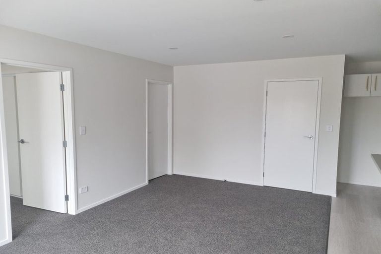 Photo of property in 8 Julian Place, Westown, New Plymouth, 4310