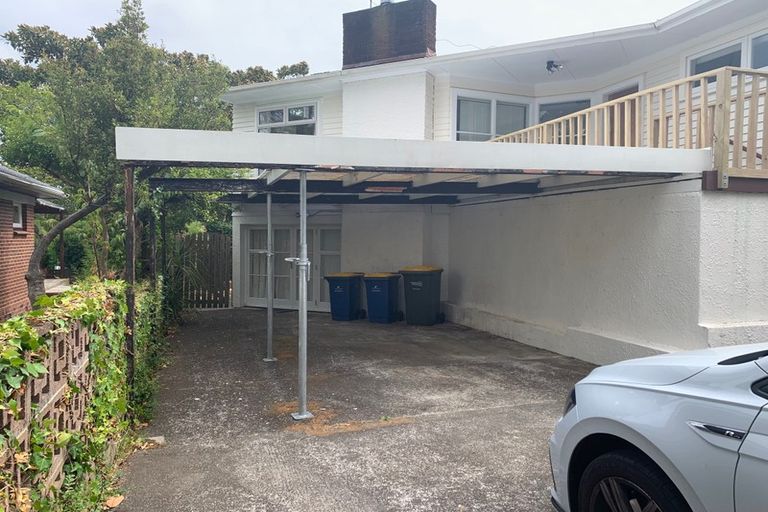 Photo of property in 62 Sylvan Crescent, Te Atatu South, Auckland, 0610