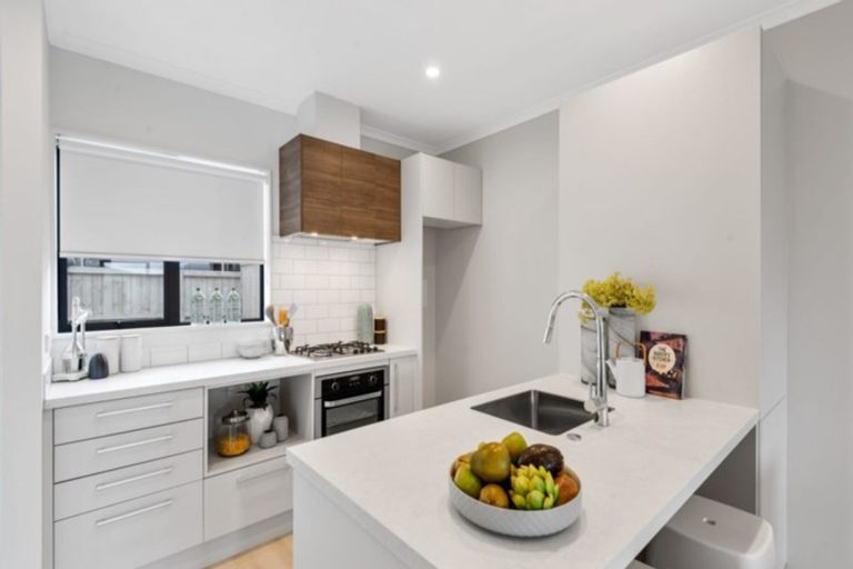 Photo of property in 5c Orford Lane, Takanini, 2112