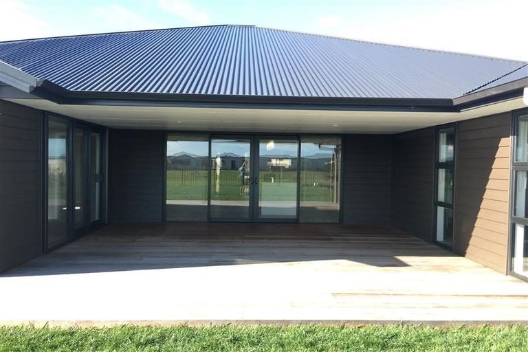 Photo of property in 33 Harding Drive, Papamoa Beach, Papamoa, 3118