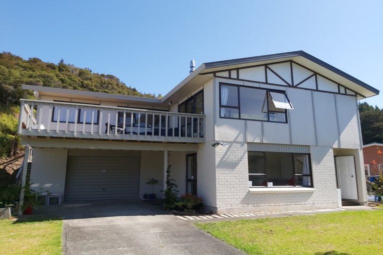 Photo of property in 43 Te Maika Road, Ngunguru, Whangarei, 0173