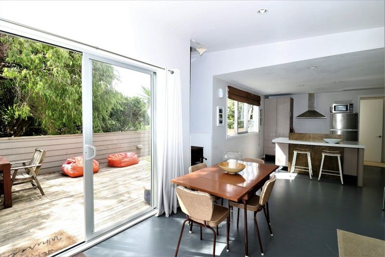 Photo of property in 52 Mako Avenue, Whiritoa, Whangamata, 3691