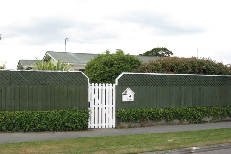 Photo of property in 4 Geelong Place, Burnside, Christchurch, 8053
