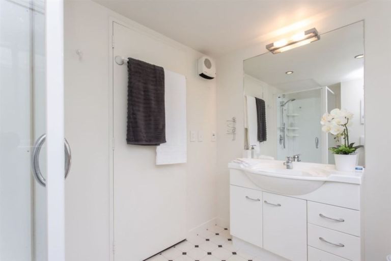 Photo of property in 113 Gardiners Road, Harewood, Christchurch, 8051