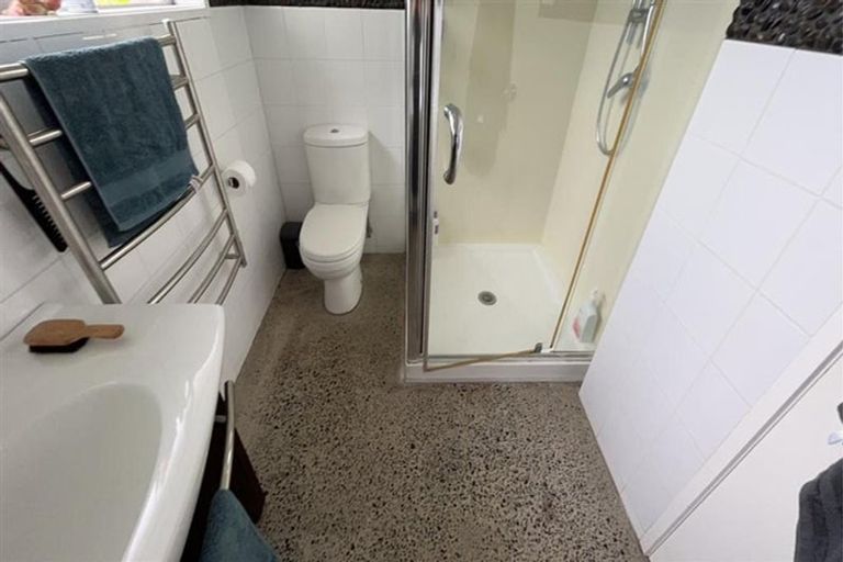 Photo of property in 2a Roach Street, Maeroa, Hamilton, 3200