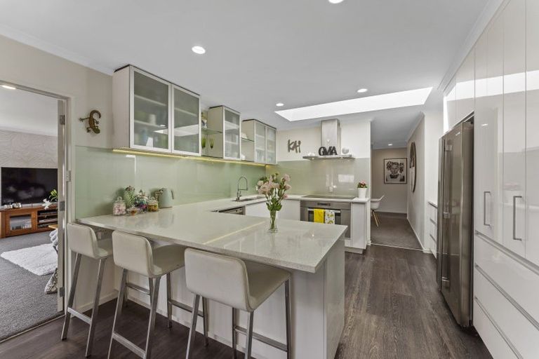 Photo of property in 8 Sapphire Grove, Birchville, Upper Hutt, 5018