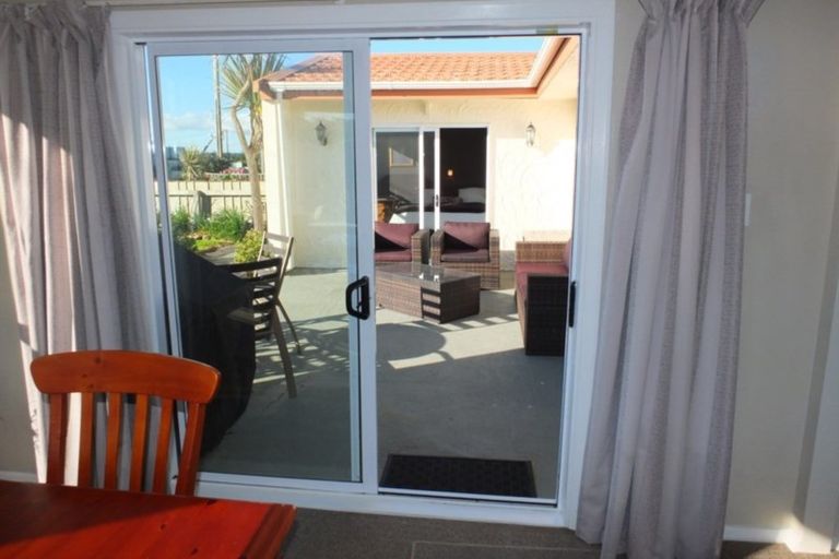 Photo of property in 31 Marine Parade South, Foxton Beach, Foxton, 4815