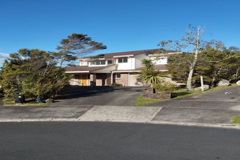 Photo of property in 21 Redfern Lane, Glenfield, Auckland, 0629