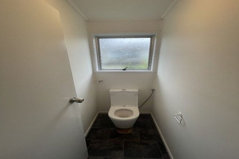 Photo of property in 3 Doone Place, Massey, Auckland, 0614