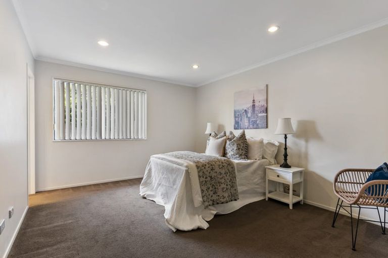 Photo of property in 12 Peerless Avenue, Takanini, 2112