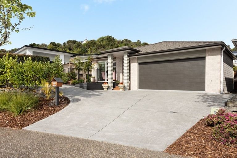 Photo of property in 183 Lakes Boulevard, Pyes Pa, Tauranga, 3112