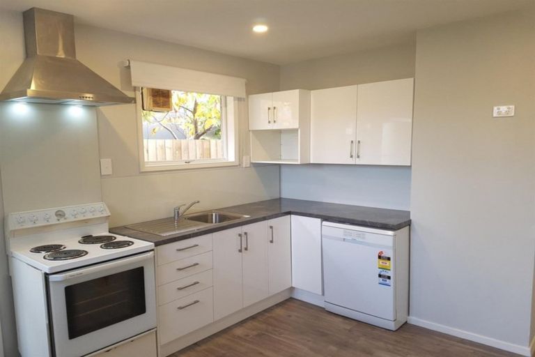 Photo of property in 2/62 Clare Road, St Albans, Christchurch, 8014