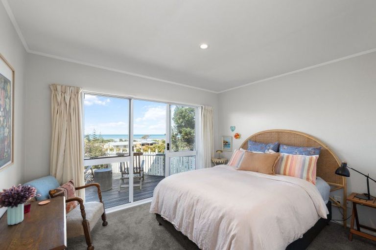 Photo of property in 19 Palm Parade, Riversdale Beach, Masterton, 5872