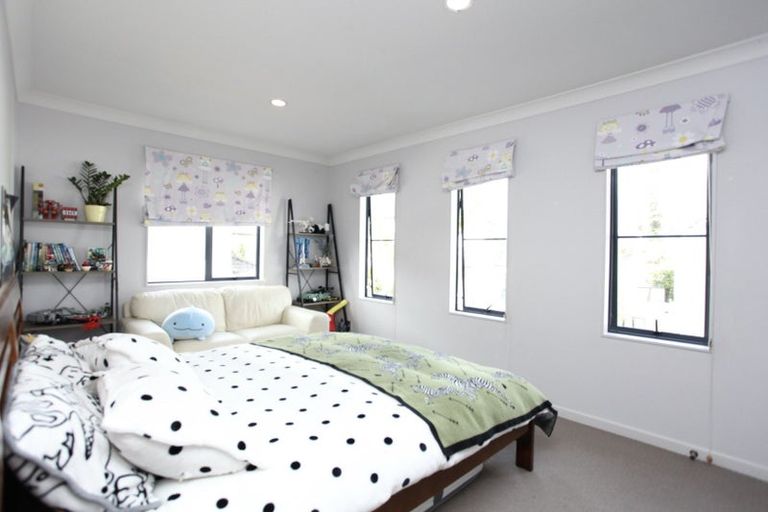 Photo of property in 50 Amberwood Drive, Northpark, Auckland, 2013