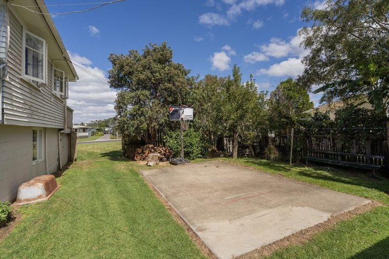 Photo of property in 3 Daphne Road, Tairua, 3508