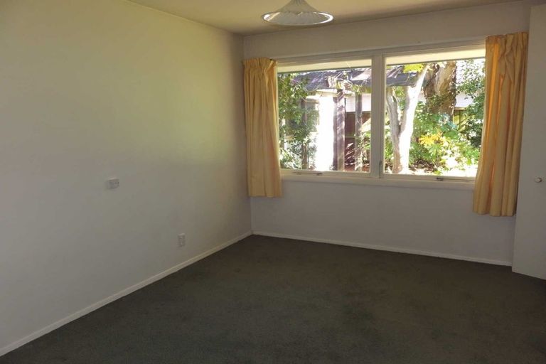 Photo of property in 22 Powell Crescent, Ilam, Christchurch, 8041