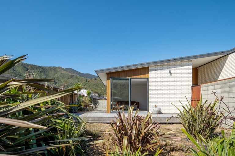 Photo of property in 11b Beach Road, Waikawa, Picton, 7220