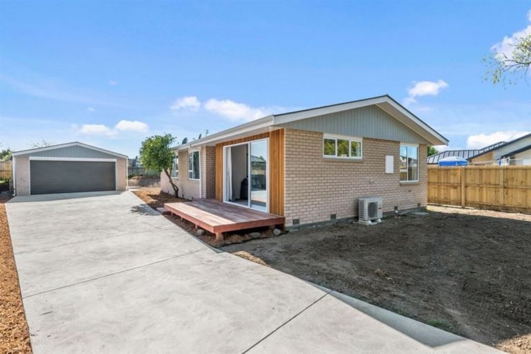 Photo of property in 9 Betula Place, Parklands, Christchurch, 8083