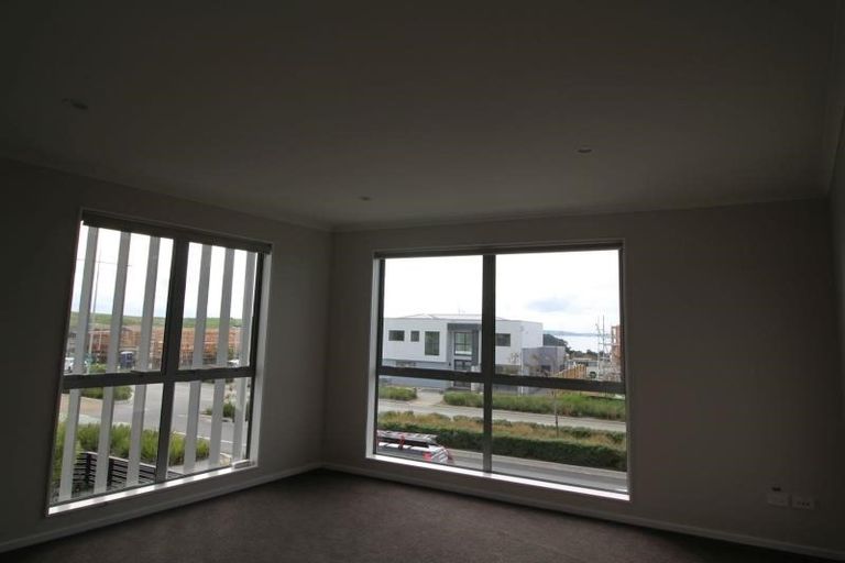 Photo of property in 52 Te Oneroa Way, Long Bay, Auckland, 0630