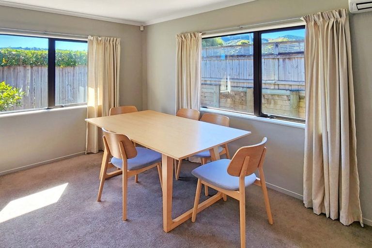 Photo of property in 2 Percy Kinsman Crescent, Riverstone Terraces, Upper Hutt, 5018