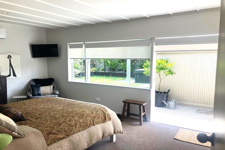 Photo of property in 97 Tiroroa Avenue, Te Atatu South, Auckland, 0610