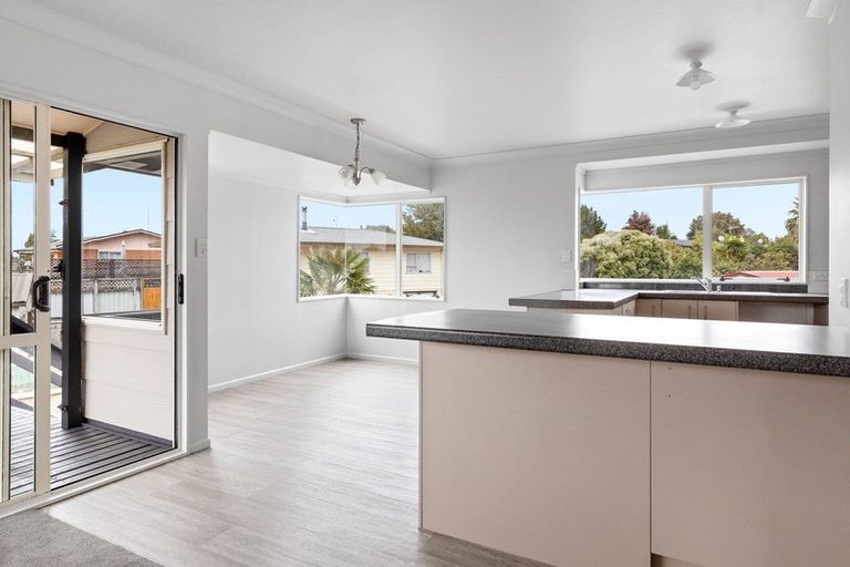 Photo of property in 14a Bayly Place, Te Puke, 3119