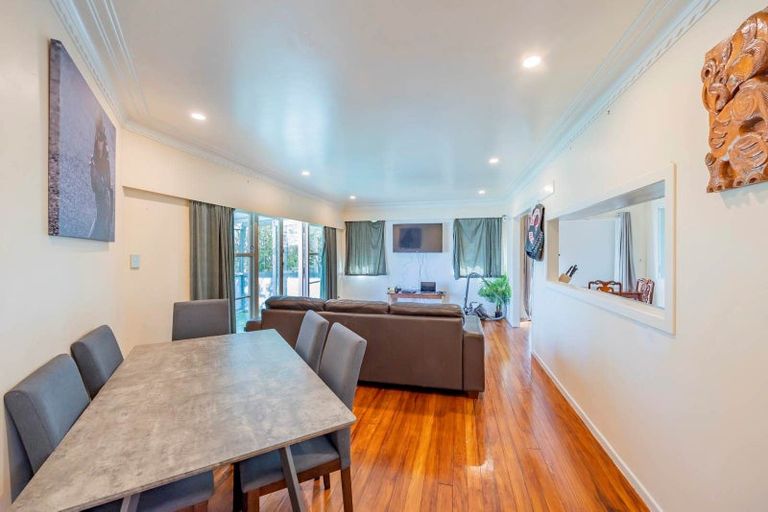 Photo of property in 438 Don Buck Road, Massey, Auckland, 0614