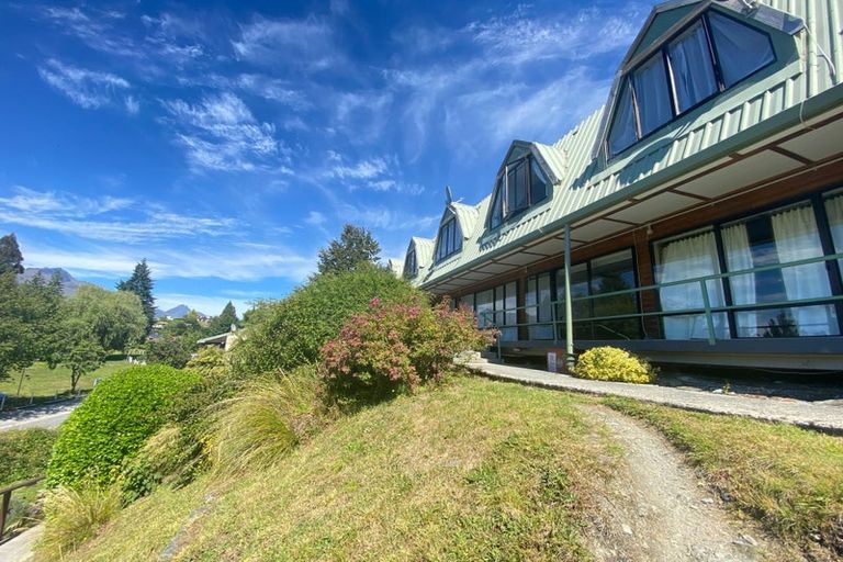 Photo of property in Goldridge Apartments, 5/43 Goldridge Way, Queenstown, 9300