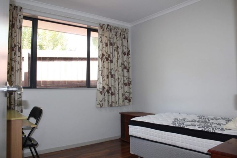 Photo of property in 169f Colwill Road, Massey, Auckland, 0614