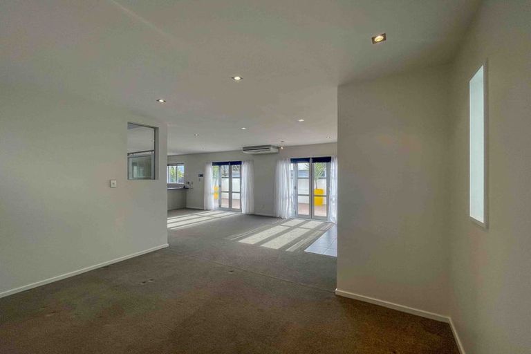 Photo of property in 88 Brockworth Place, Riccarton, Christchurch, 8011