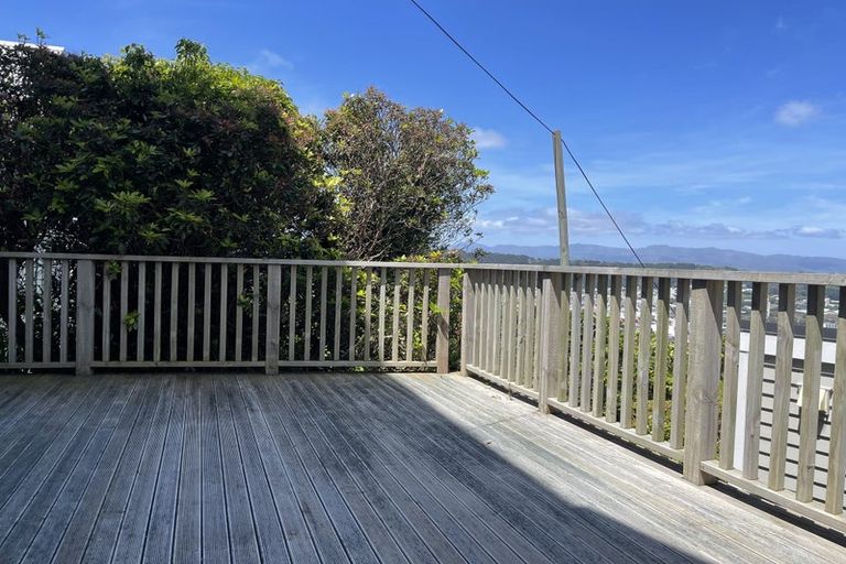 Photo of property in 92 Kelburn Parade, Kelburn, Wellington, 6012