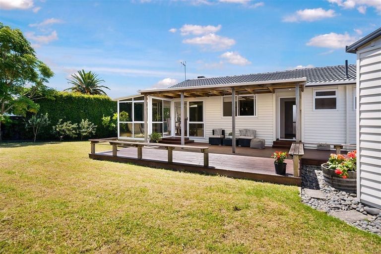 Photo of property in 26 Bodi Place, Te Atatu South, Auckland, 0610