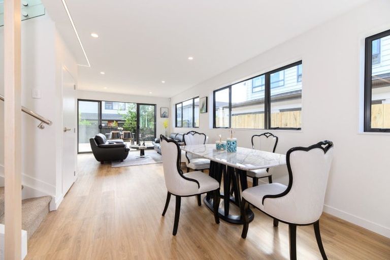 Photo of property in 15d Koromiko Street, New Lynn, Auckland, 0600