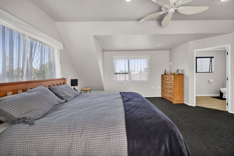 Photo of property in 9 County Drive, Hawera, 4610