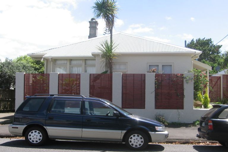 Photo of property in 1/17 Burgess Road, Devonport, Auckland, 0624