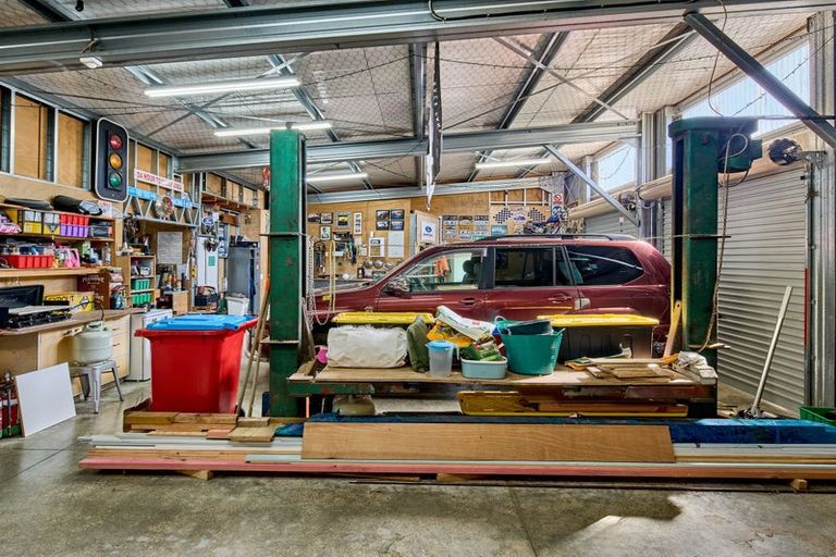 Photo of property in 132 Bing Lucas Drive, Tawa, Wellington, 5028