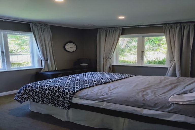 Photo of property in 76 Wyndham Road, Pinehaven, Upper Hutt, 5019