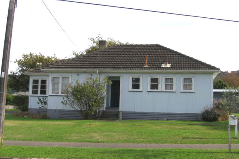 Photo of property in 1 Poole Street, Taita, Lower Hutt, 5011