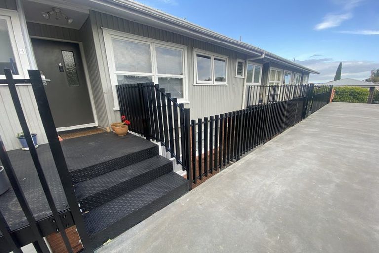 Photo of property in 4/221 Hurstmere Road, Takapuna, Auckland, 0622