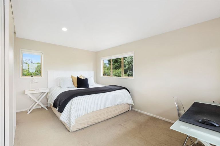Photo of property in 484 Beach Road, Murrays Bay, Auckland, 0630