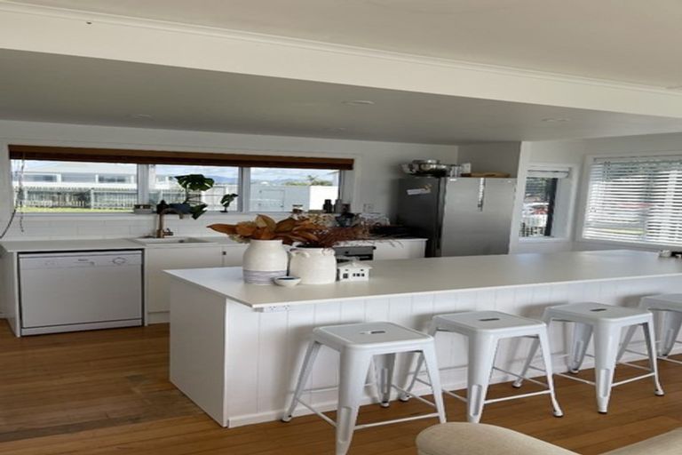Photo of property in 107 Karewa Parade, Papamoa Beach, Papamoa, 3118