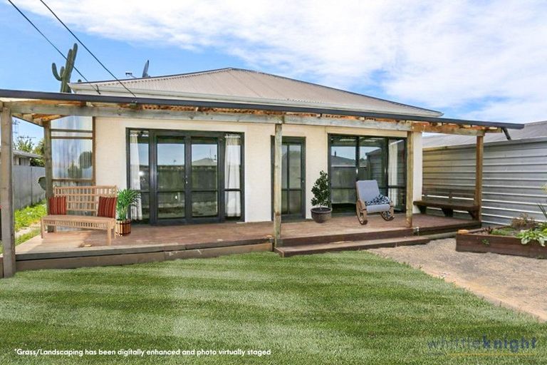 Photo of property in 10 Mortlake Street, Islington, Christchurch, 8042