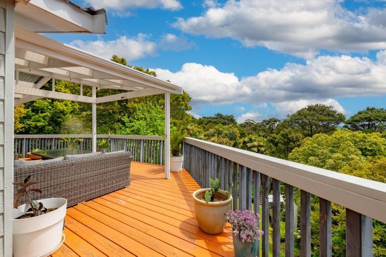 Photo of property in 1141 Scenic Drive North, Swanson, Auckland, 0816