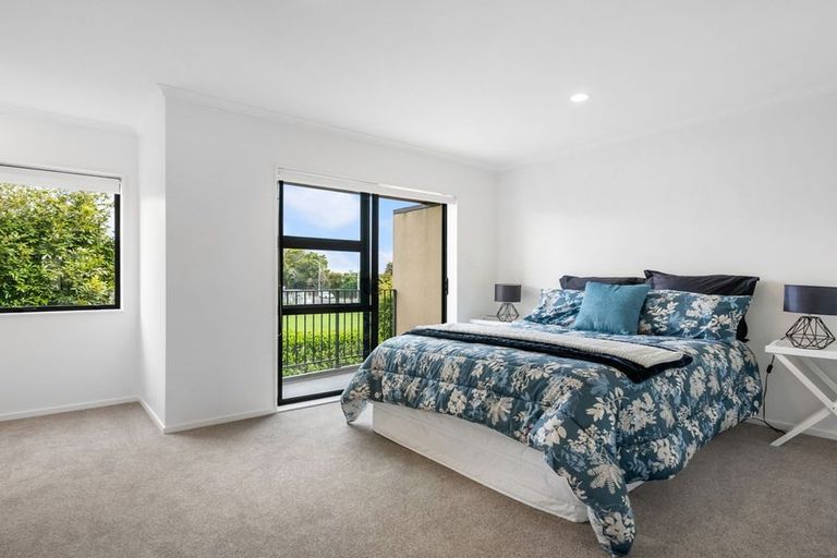Photo of property in 6/15 Harbour View Road, Te Atatu Peninsula, Auckland, 0610