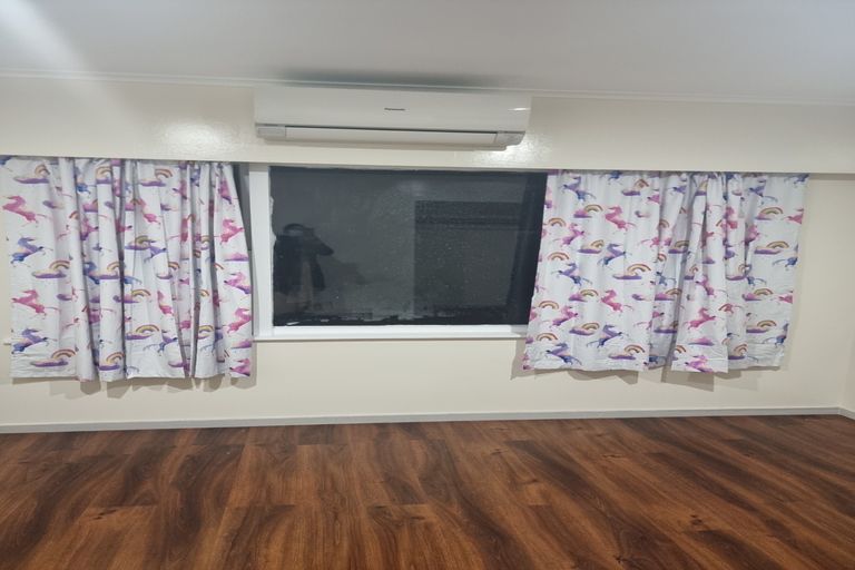 Photo of property in 90 Lawrence Crescent, Hillpark, Auckland, 2102